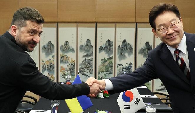 太打脸了！韩国委婉回绝了泽连斯基的求援！

乌克兰总统泽连斯基称朝鲜打算派出 3