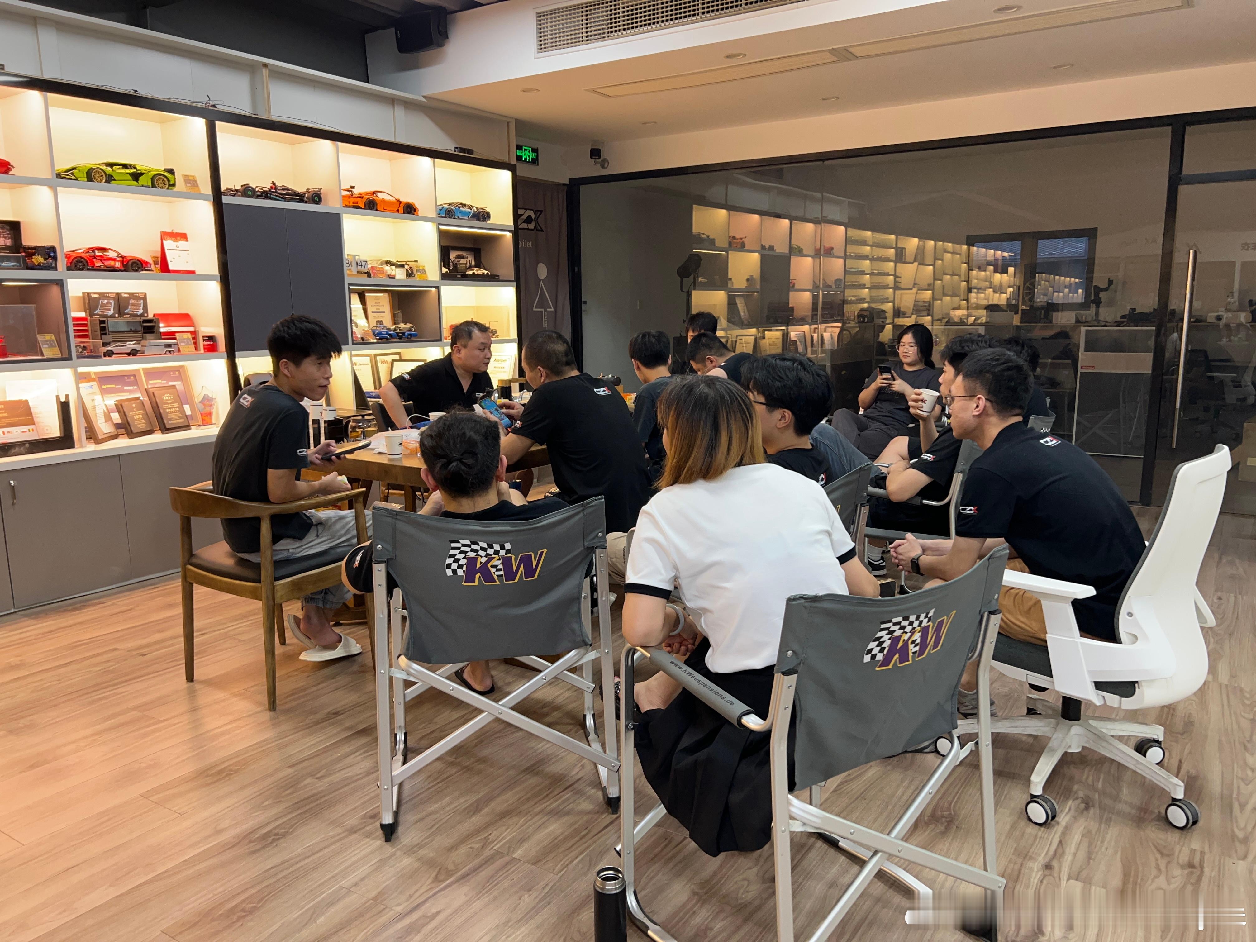 开会 发薪 复盘15天发一次 不拖欠 不押薪 享福利  长期招收摄影师 小白也可