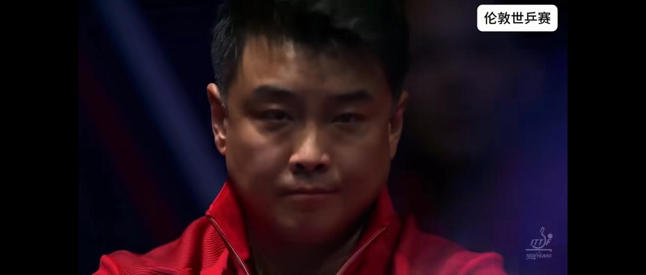 他笑了，终于笑了。
这或许是王皓教练在伦敦世乒赛截至目前最为舒心的一天。
每一场