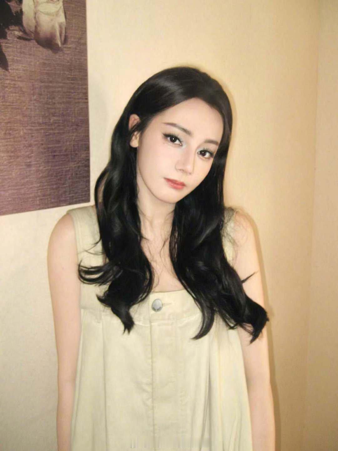来给生活比个✌🏻迪丽热巴