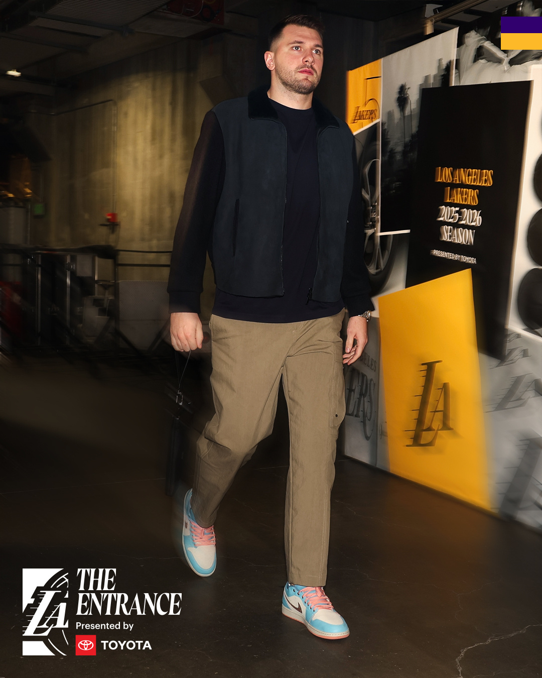 东契奇ootd 奇哥的夹克逐渐穿出了体制内中高层领导的画风就是鞋过于活泼了灰熊v