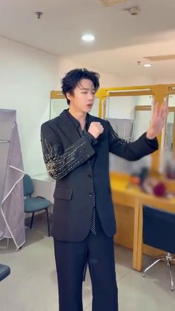 刘宇宁版。
你对我爱你的时候被爱上流了，你爱的路爱的路走不完的那样开始迎接我们新