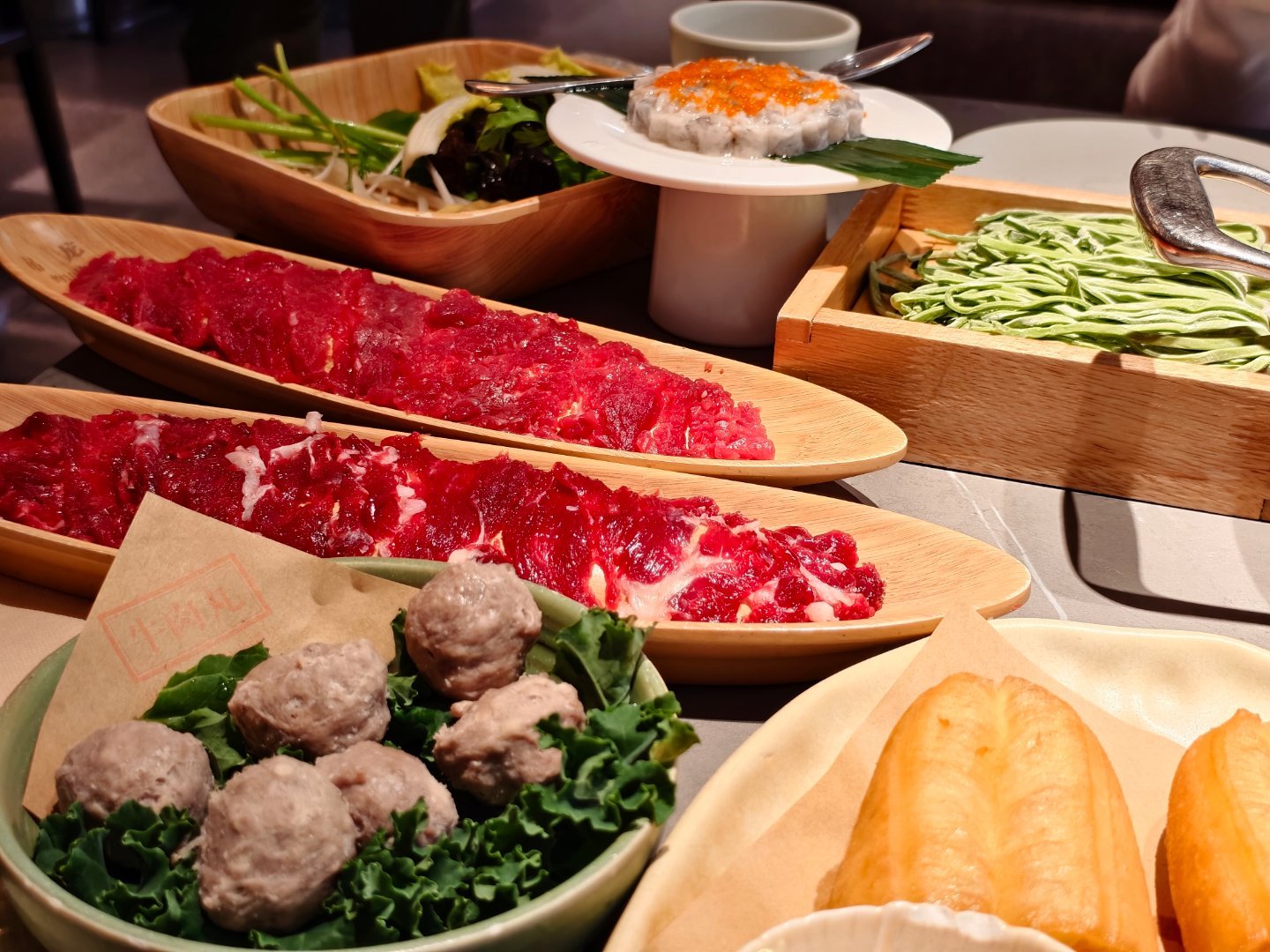 兄弟们，被你们催更的美食分享来啦！今天是牛肉火锅，左庭右院之前的北京东门口涮羊肉