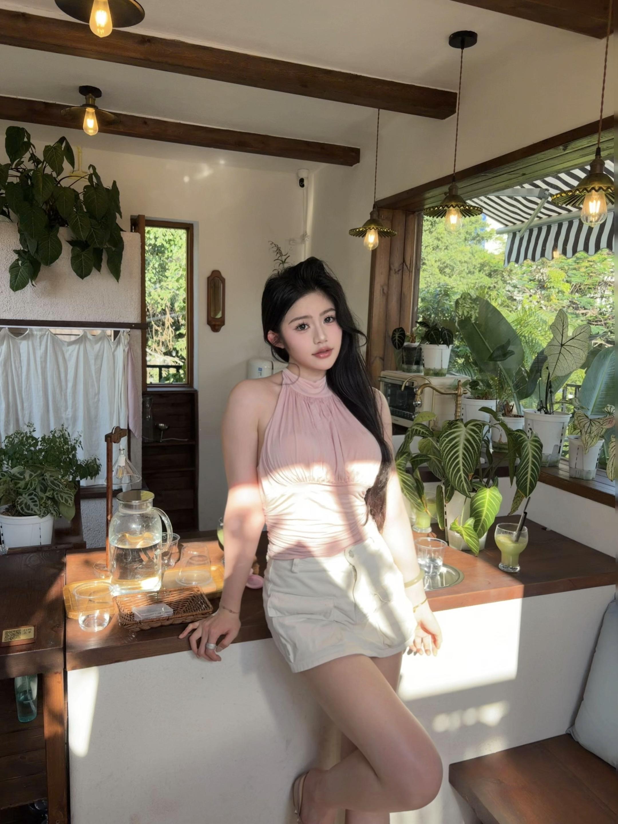 再美十年也才三十