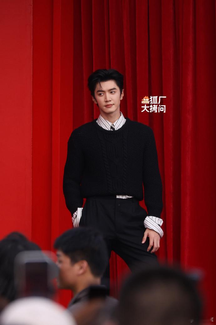 男明星芭莎之夜红毯生图男明星芭莎之夜红毯生图来了，看一下状态怎么样？！男明星芭莎