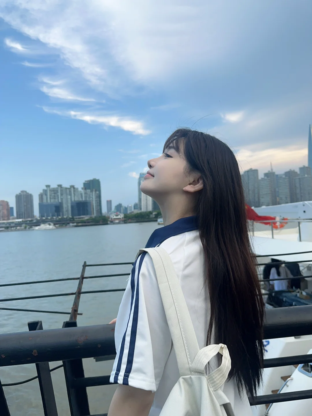 校服 阳光 公交🚌