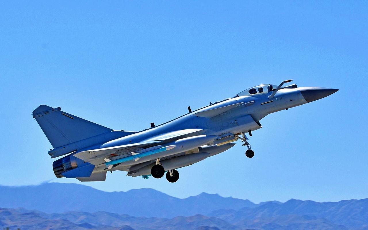 歼10C战机外销终究还是落空了!
印巴空战，歼10C击落多架法国“阵风”战机，令