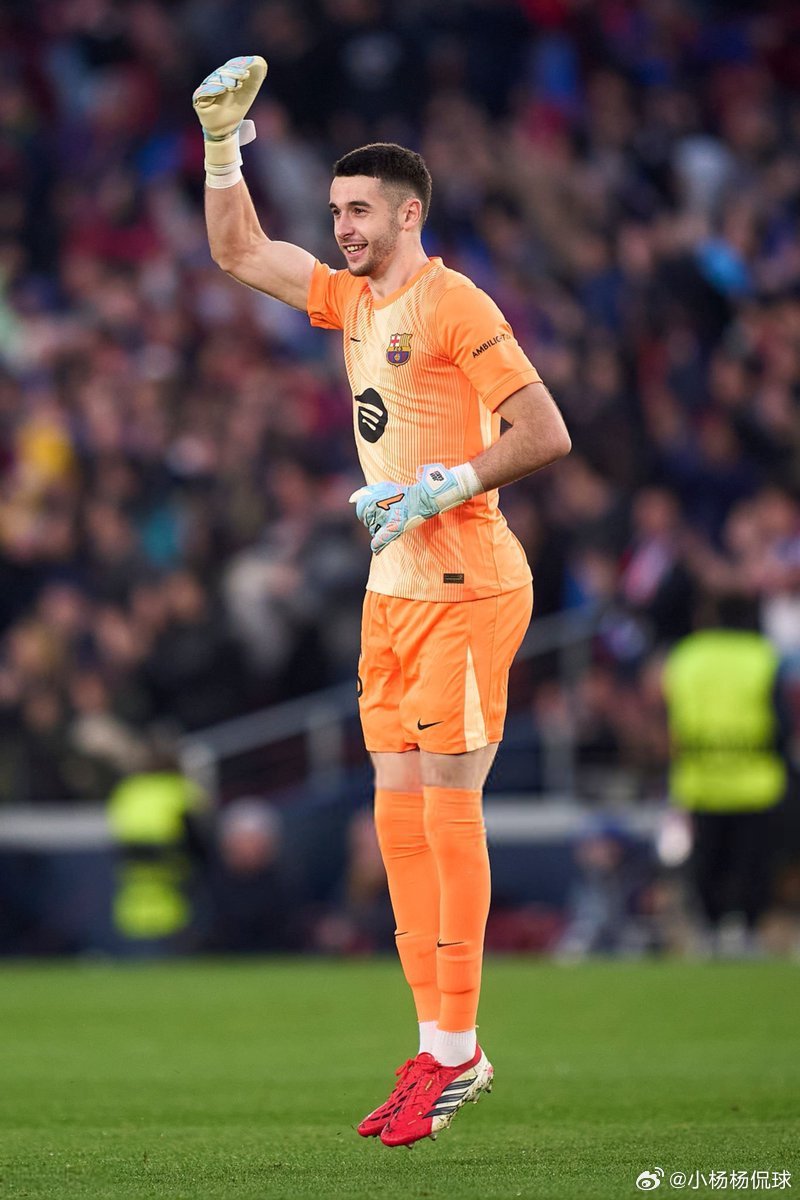 巴萨本赛季坐镇新诺坎普，13场主场比赛保持全胜，斩获46球仅丢9球。巴萨7比2纽