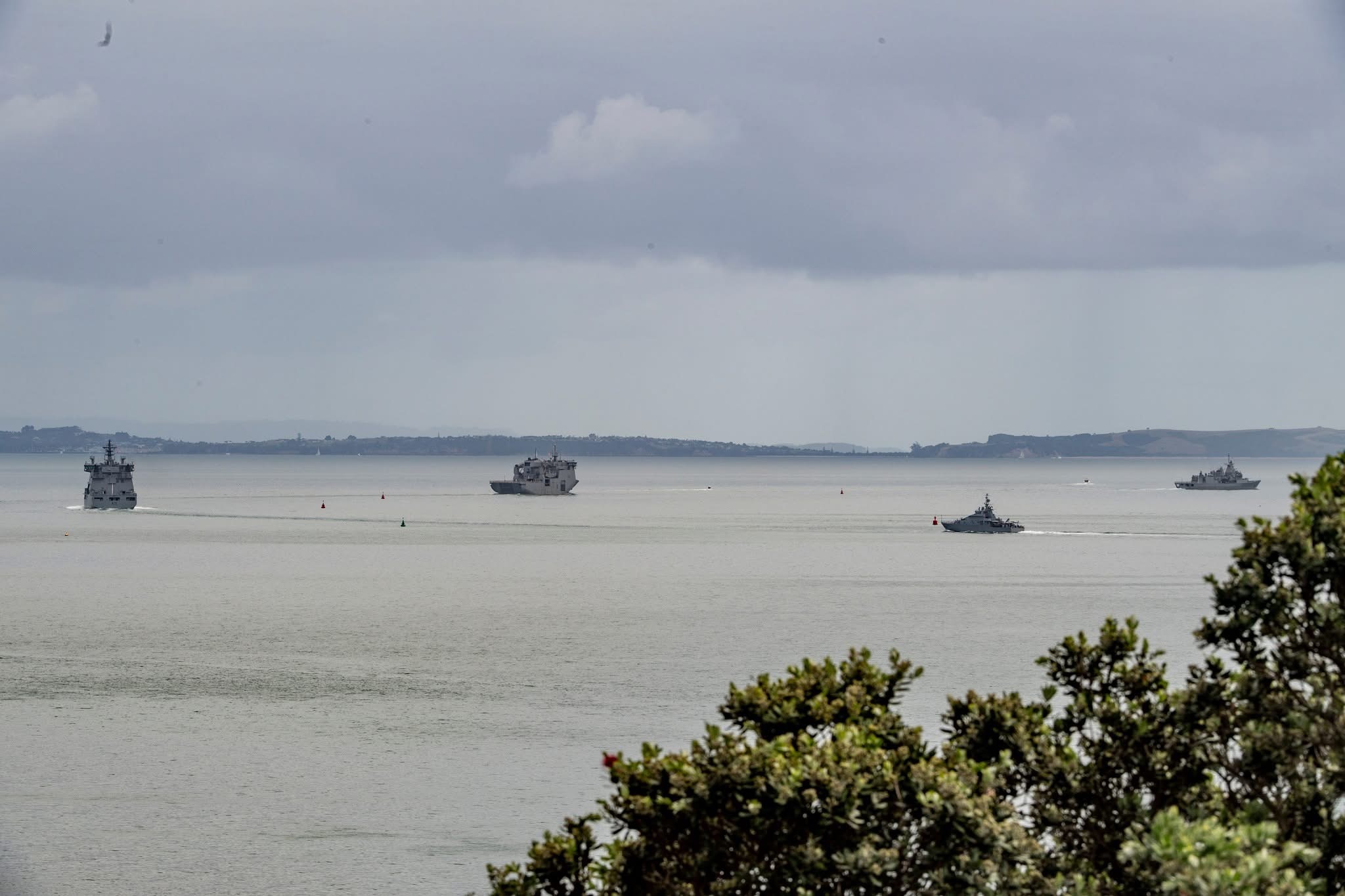 新西兰海军（RNZN）新年开训 中外舰闻 能动的船都出动了，该特混舰队方圆150