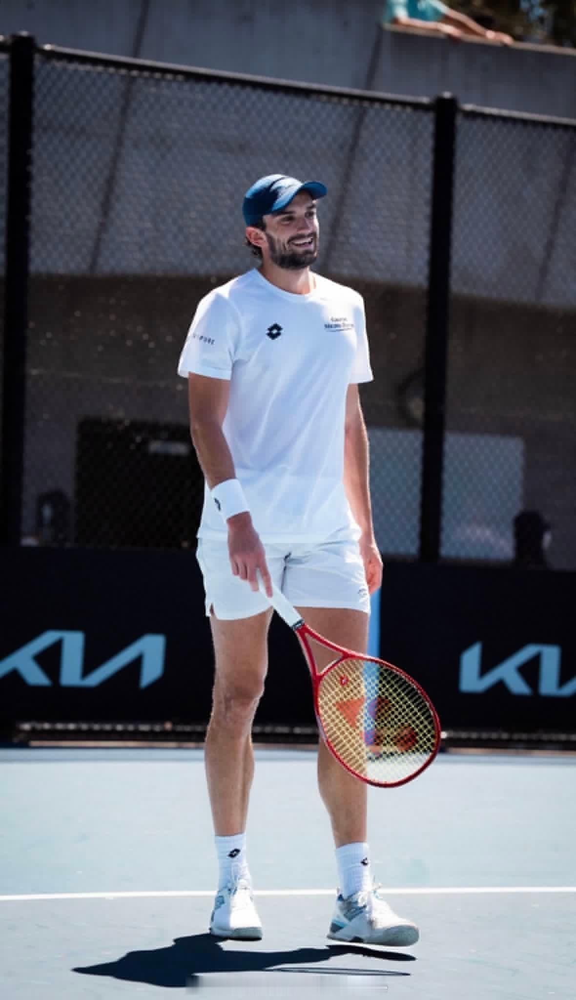 【四字形容】瓦舍罗大满贯首胜瓦舍罗6-4 6-4 6-4达姆打进澳网2026 第