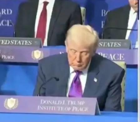 特朗普开会陷入深度睡眠，他承认：去不了天堂。
    最近关于特朗普身体出状况的