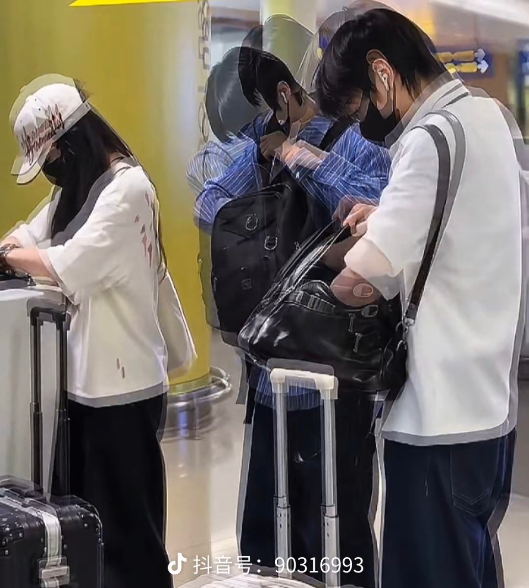 九敏，笑得我肚肚疼，总不会三个人都在找同一件东西吧哈哈哈哈 