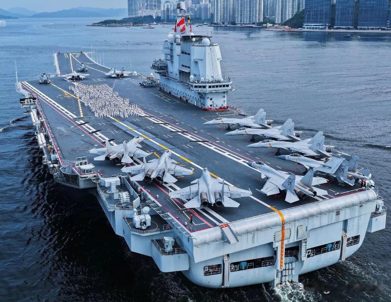 四艘万吨大驱黄海列阵！中国海军硬核实力震撼世界
 
2026年新年伊始，中国海军