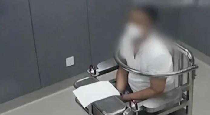 河南一小伙投资200万自己生产香烟，七天回本，55天赚了一亿多，被抓的时候他说：