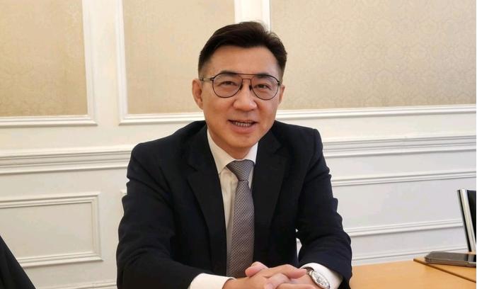 江启臣出来表态了！国民党台中市长参选人江启臣直接捅破了最敏感的窗户纸：中方说谈了