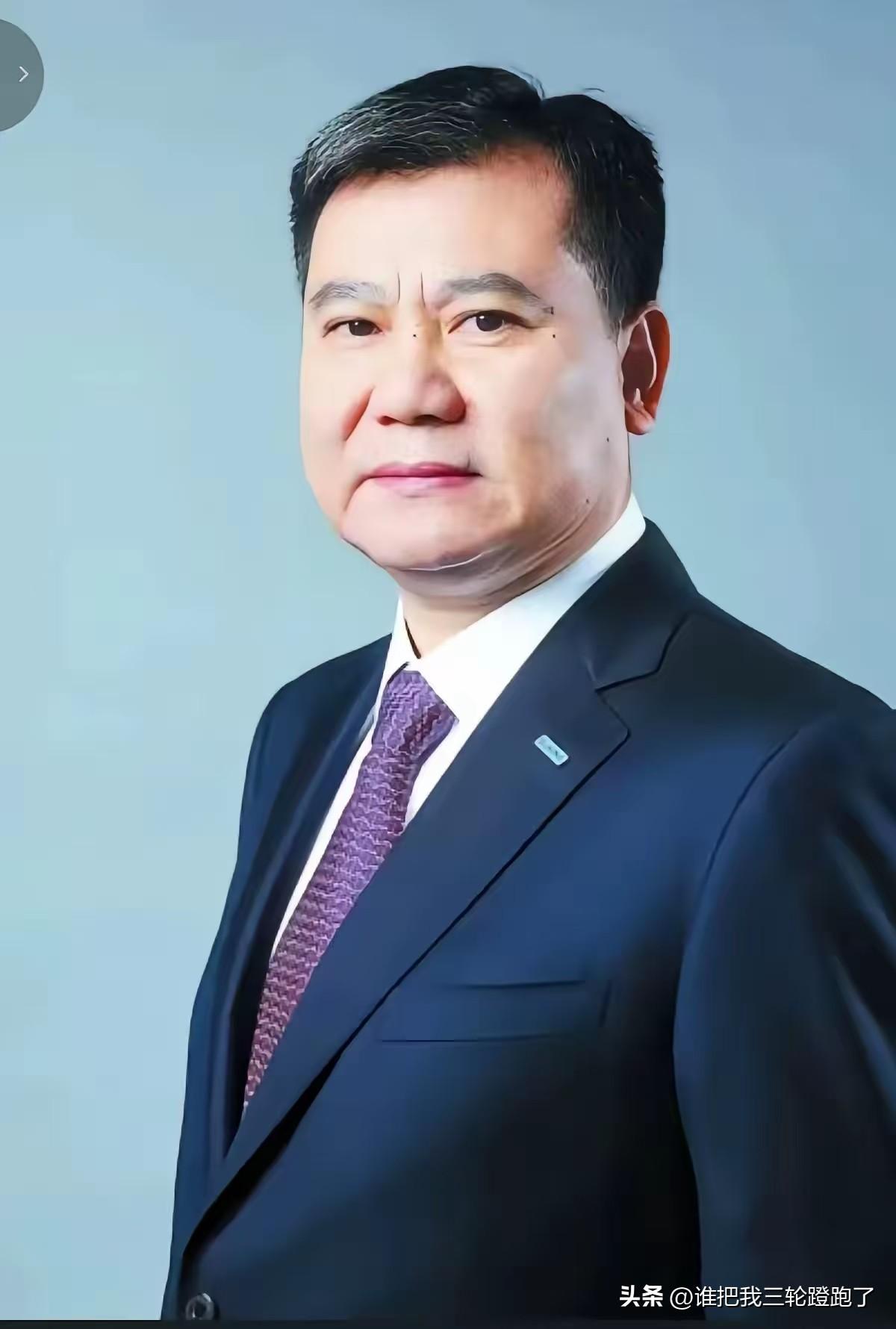 和许家印相比，张近东算一条汉子。苏宁2000多亿的负债全部执行完毕，张近东让渡了