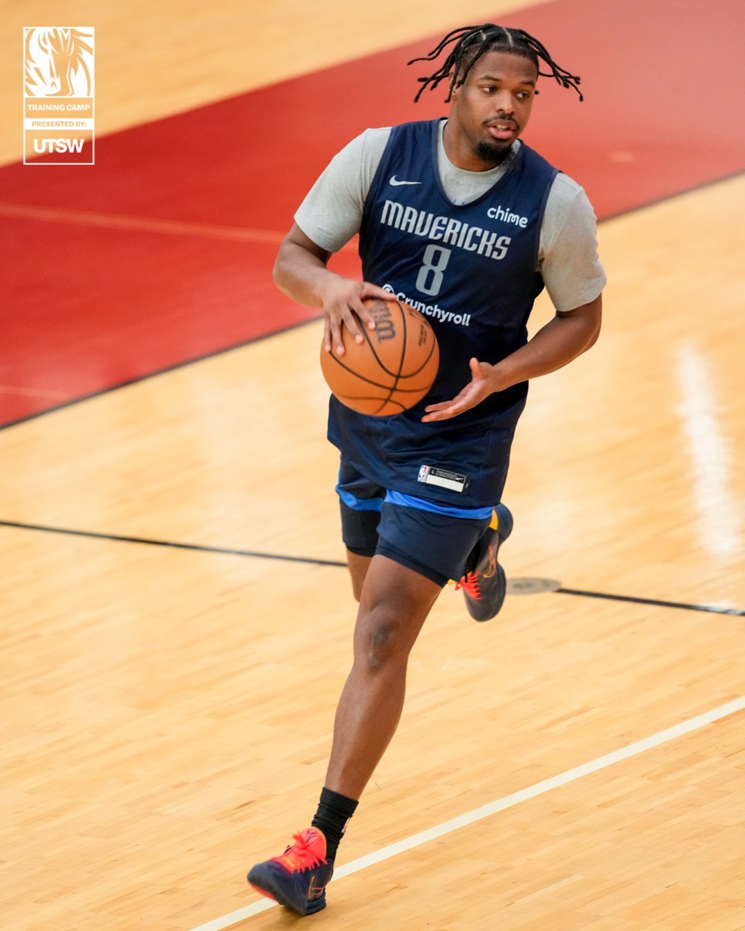 DSJ 重返独行侠后表现亮眼，这位老将不仅展现出防守韧性和适应能力，更与球队迅速