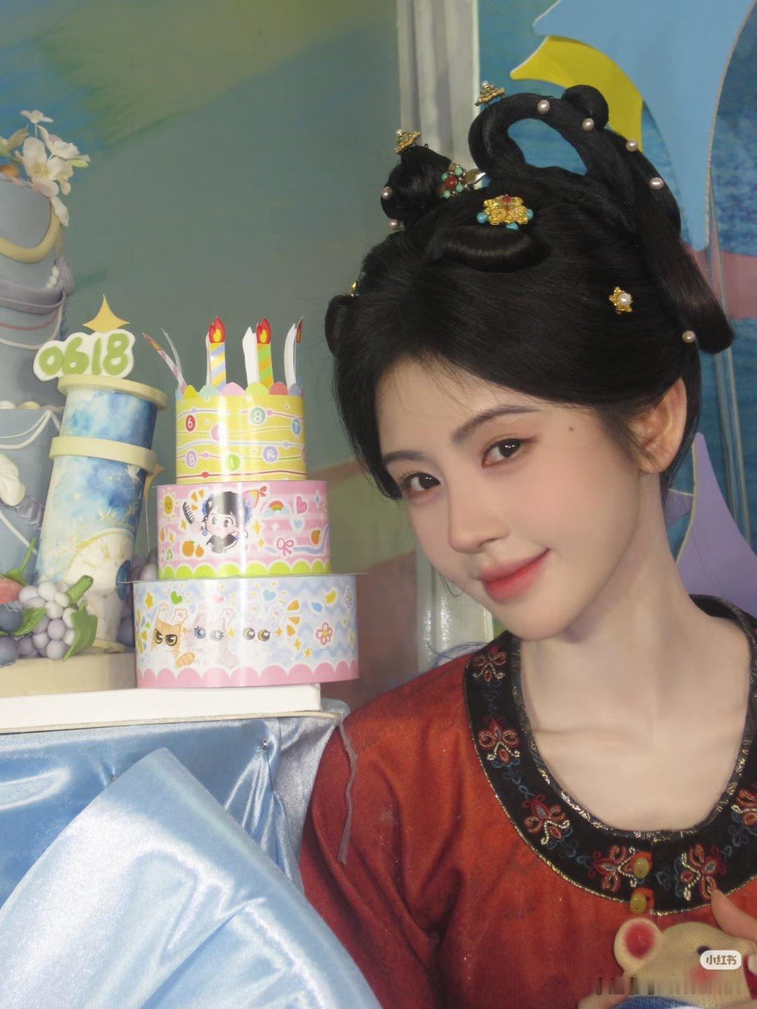 jjy鞠婧祎苏绿夏jjy鞠婧祎万花世界如果你们因光而来，那就让我们回归爱的初衷