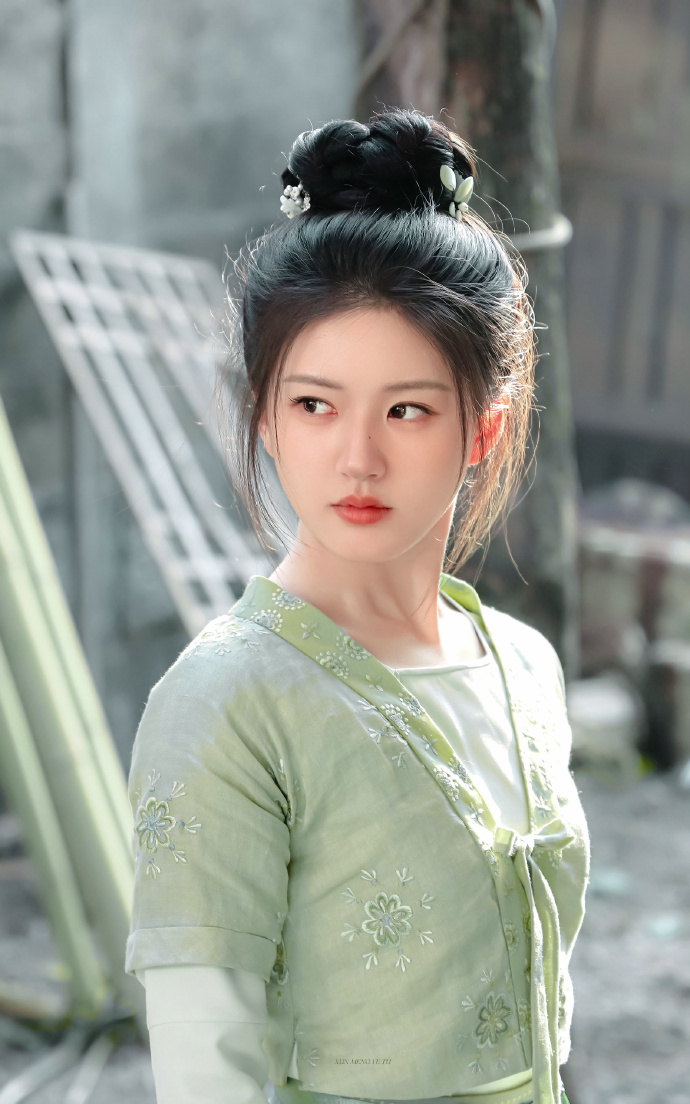 #赵露思端午v榜指数再登顶# 《珠帘玉幕》那是很棒的一部剧啊，恭喜恭喜赵露思端午