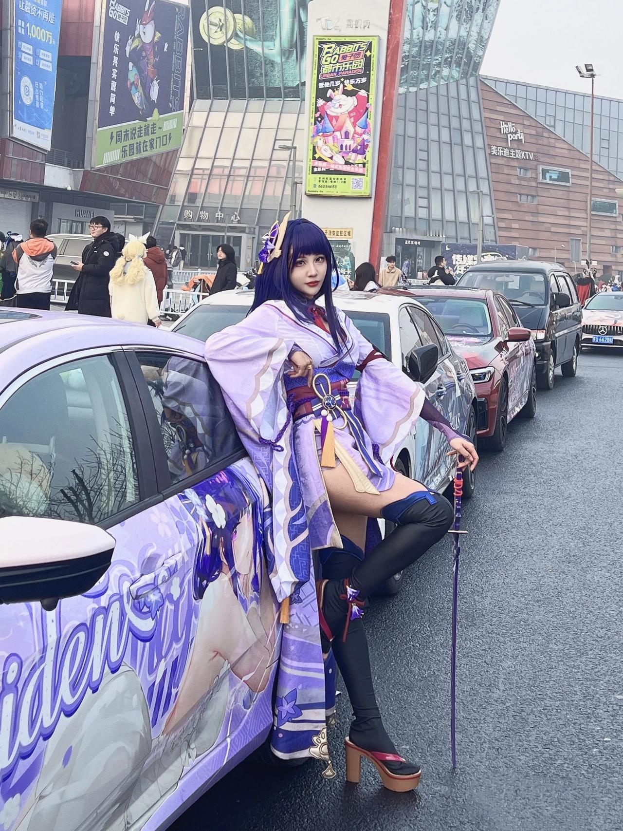 将军的痛车，真会放电哦！#游戏# #原神# #二次元#