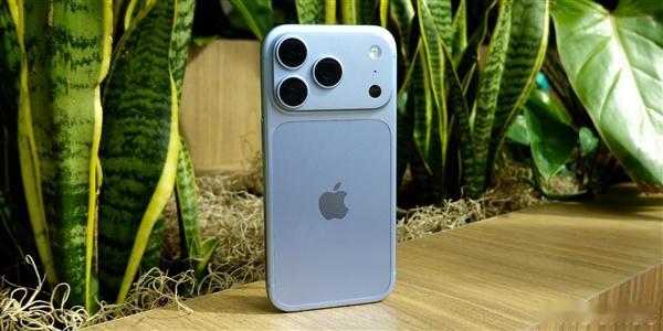 苹果新机冰火两重天同一代 Pro 系列，开卖前渠道已经分化：iPhone 18 