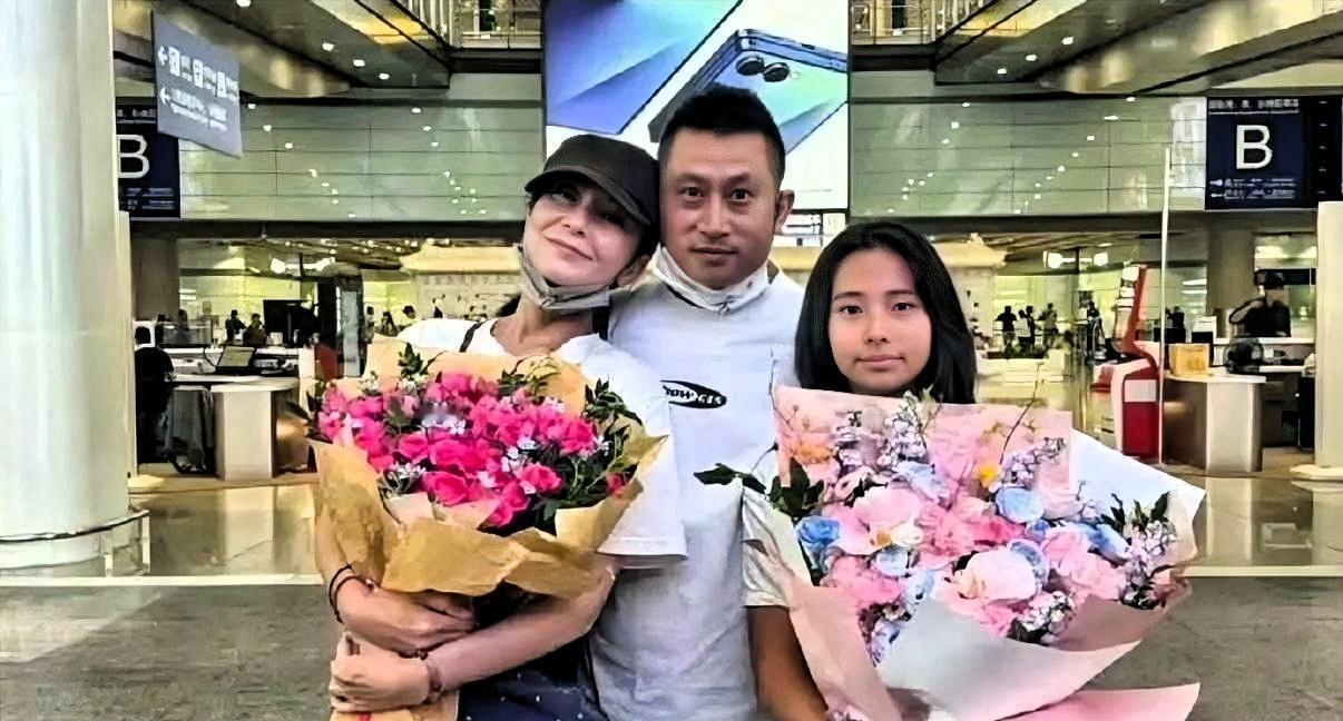 郭羡妮又被传婚变了，这回她连解释都懒得解释了。

52岁生日，带着女儿去马尔代夫