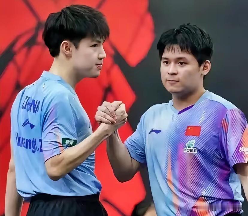 11-2、11-4、11-4。
三局比赛，罗马尼亚俩哥们儿一共捡了10个球。这比