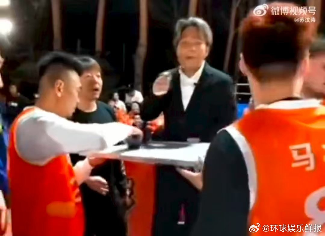 宋小宝身高基础指挥就不基础 救命！宋小宝也太会了吧！身高基础没关系，指挥起来超亮