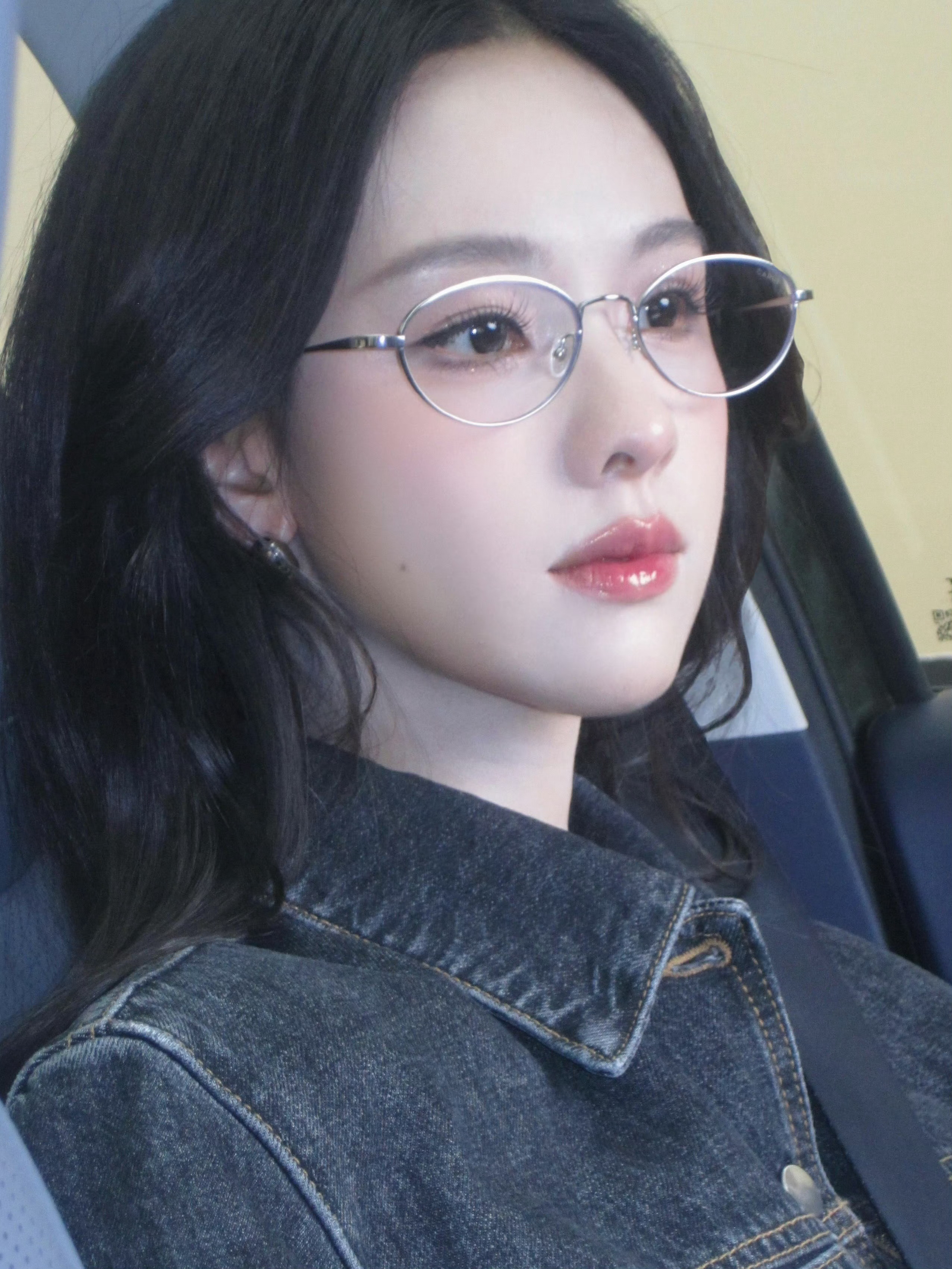 陈都灵在巴黎又美又忙【陈都灵】全宇宙把高智感和萌兔相融合得最好的一张脸 