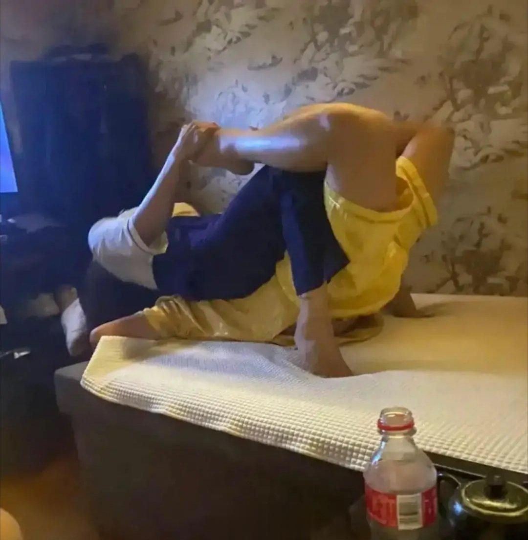 网友第一次按摩，问这是不是正规操作。[并不简单] ​​​