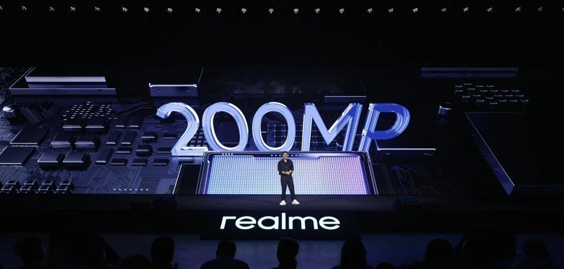 真我 GT8 Pro 前置： 32MP，后置： 50MP 主摄（1/1.56"，