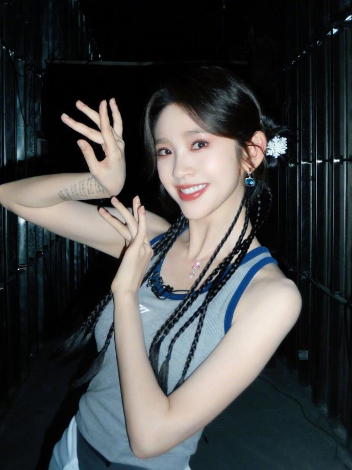 唐艺昕被老师夸到弹射 长成这样！她爱唱爱跳就随她去吧！ 