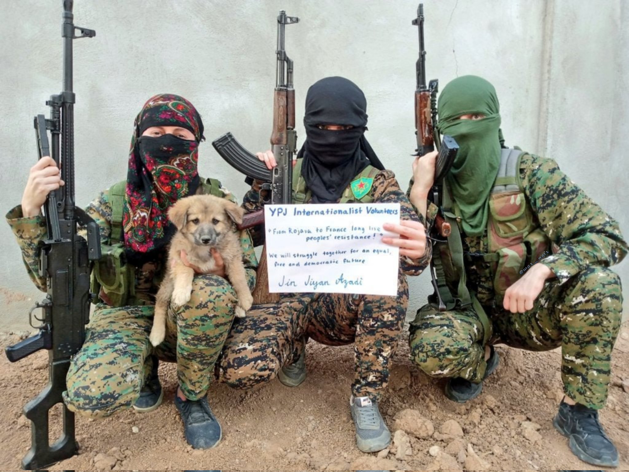 #搞笑幽默# 叙利亚库尔德民主联盟党武装派别妇女保护部队（YPJ）的三名国际战士