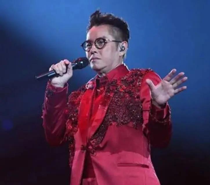 谭咏麟和刀郎之间的友谊是真挚的，他们不仅是音乐上的合作伙伴，更是生活中的挚友[^