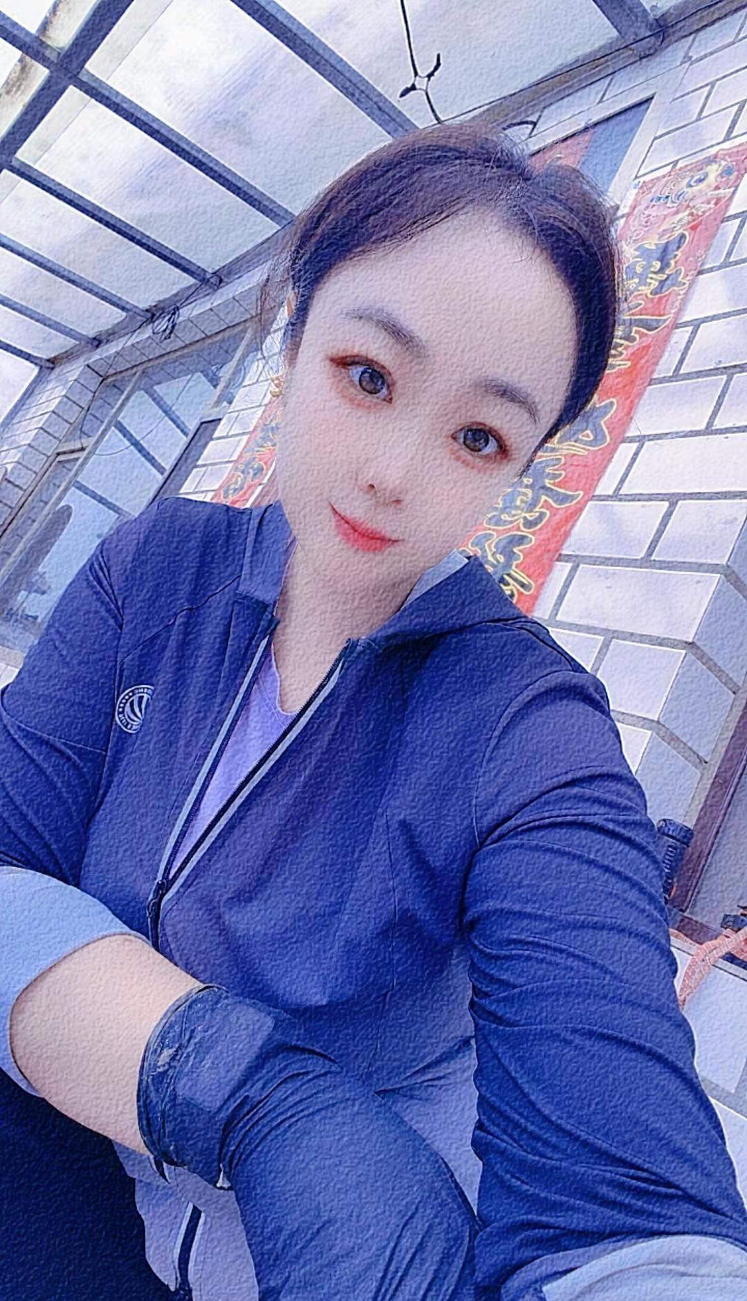 做个很哇塞的人，可甜可酷 晒自己是对平凡生活的热爱 搬砖不仅是为了谋生还有热爱 