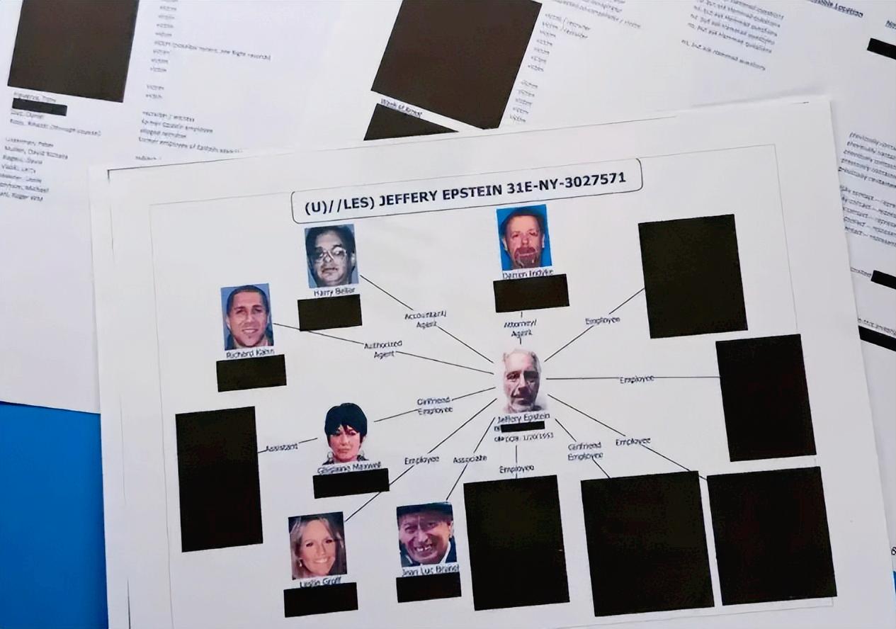 美国终于扔出了一颗“重磅炸弹”。爱泼斯坦案300万页文件曝光，而马斯克竟然暗示克