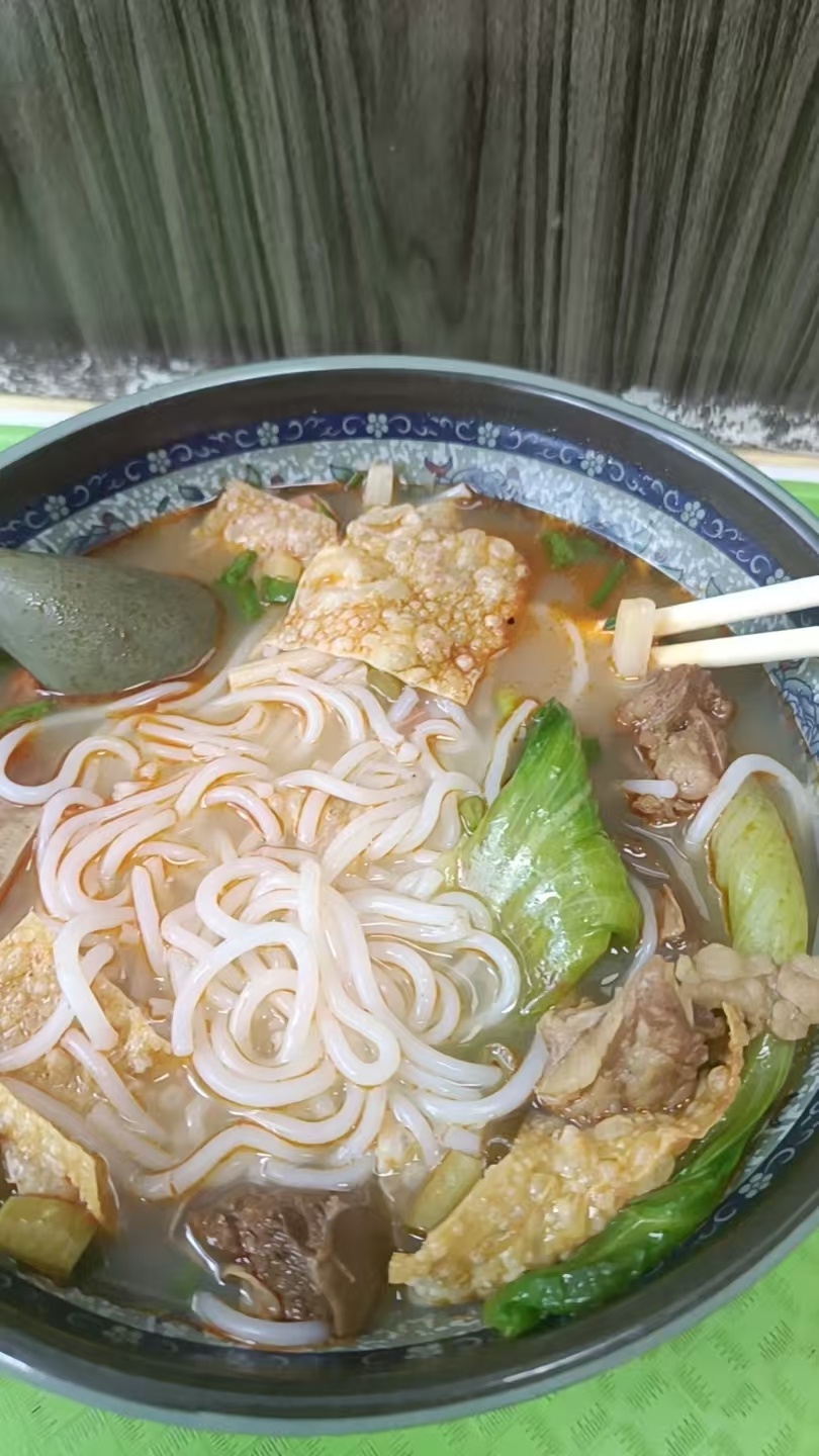 微辣螺蛳粉 ​​​