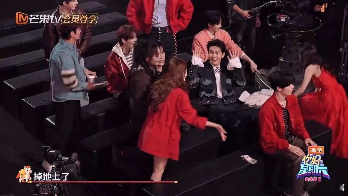 陈昊宇被逗出个括弧笑 手机失踪谜案上线！陈昊宇被张颜齐、曾舜晞、李一桐轮番逗，害