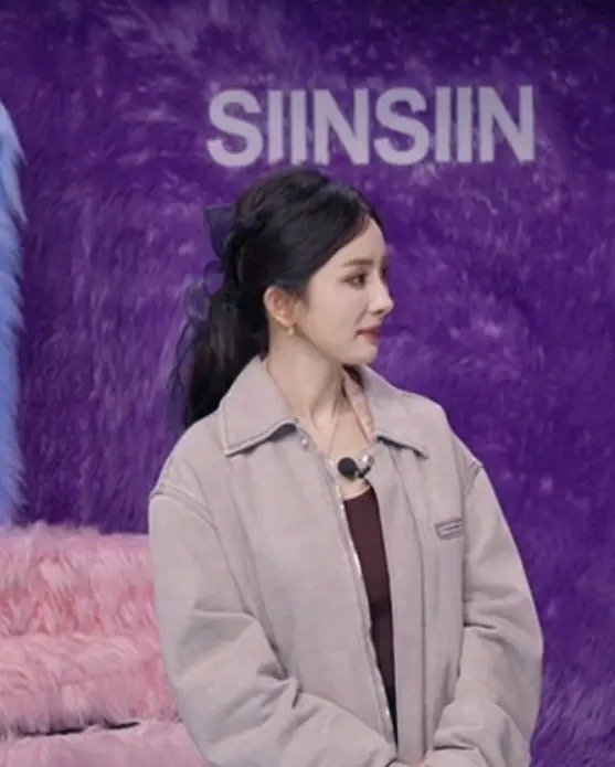 杨幂为什么总是一脸疲惫，被生活磨平了下颌骨 ​​​