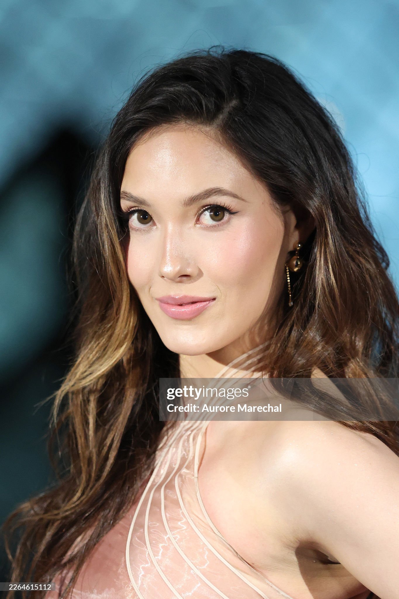 谷爱凌身穿 Iris van Herpen 2025 秋冬高级定制亮相于巴黎时装