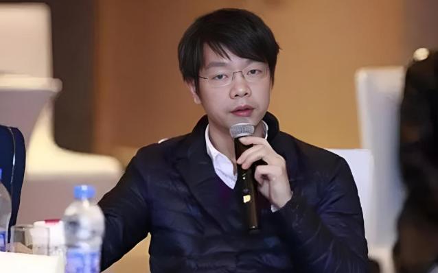 2000年，一位不到20岁，只有高中学历的少年，来京东应聘。刘强东亲自面试，给他