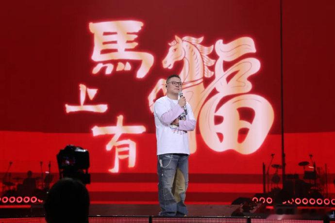 岳云鹏回应开演唱会质疑 回应开演唱会质疑，在他看来，并非是心血来潮的决定，“我很