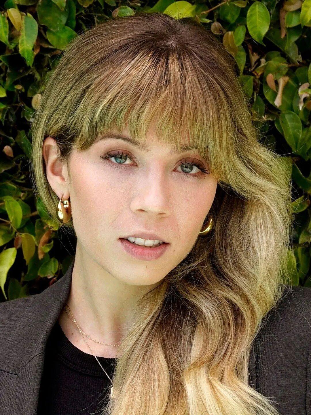 美国前童星 Jennette McCurdy 因自己在尼克国际儿童频道电视剧《爱