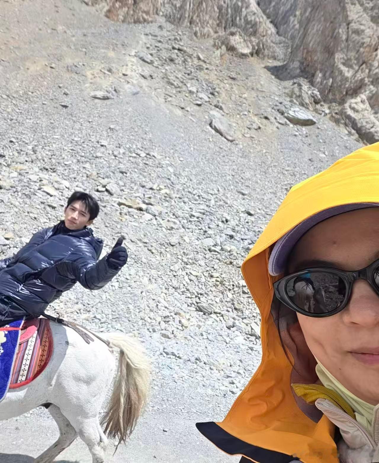 王星越腰真好王星越核心真稳啊 果然年轻核心力量就是超强的呀，而且看到照片的时候，