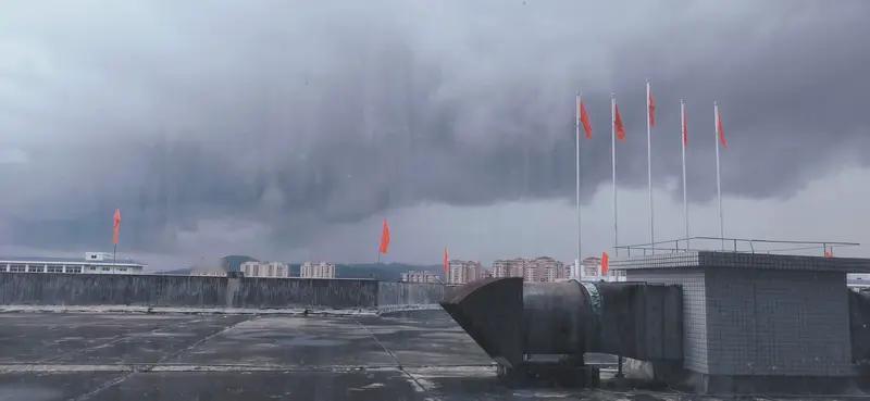 据中央气象台消息，预计6月15日20时至16日20时，我国多地会迎来大到暴雨，局