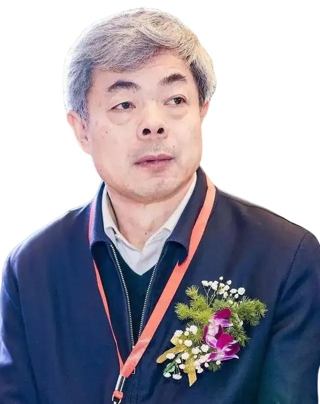 冯夏庭1986年毕业于东北工学院采矿工程本科专业，获得学士学位，同年考入东北工学