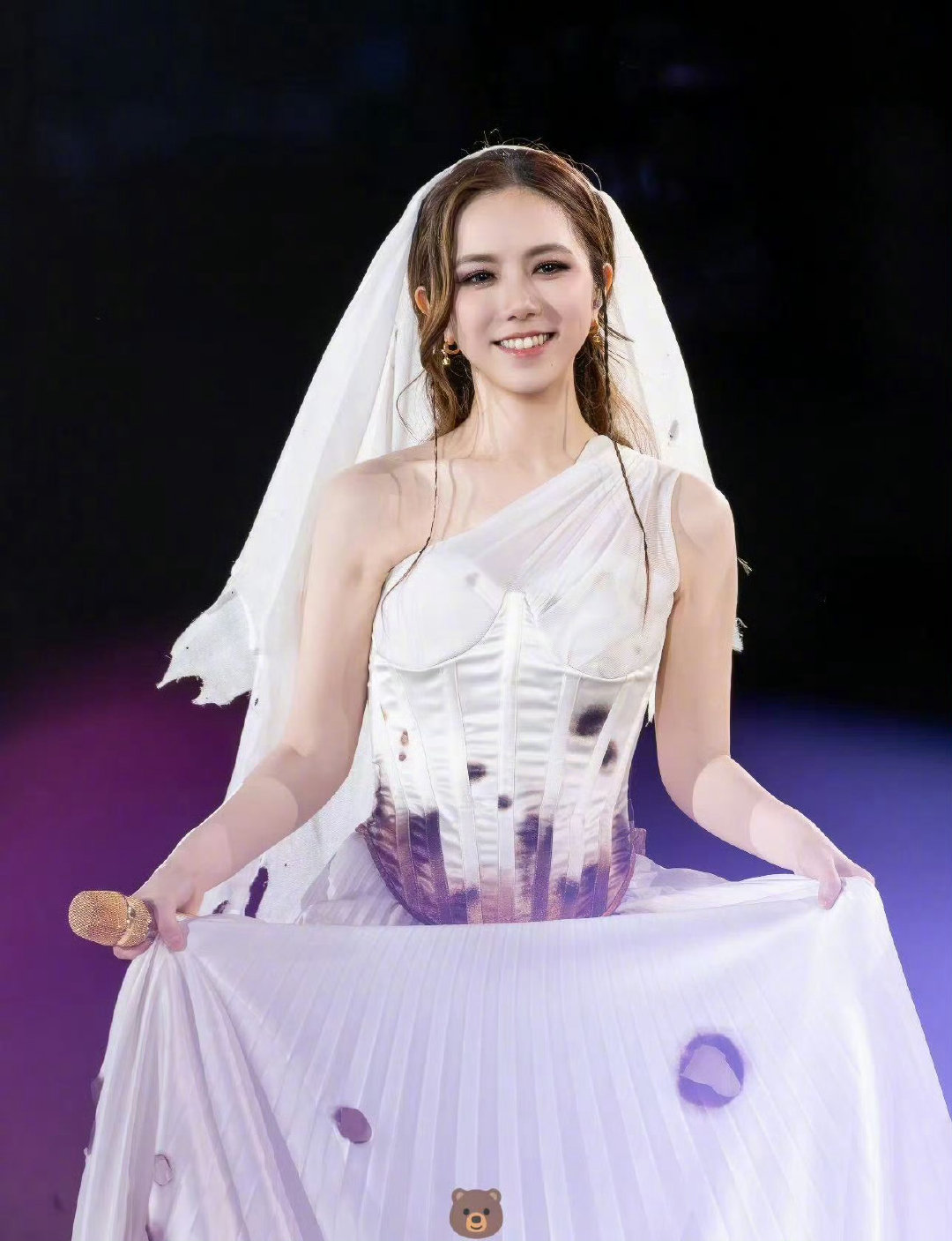 邓紫棋夸万妮达歌手舞台棒极了前辈欣赏后辈，后辈敬重前辈的感觉太美好了歌手2026