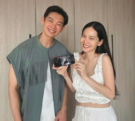 #曾之乔官宣怀孕##辰亦儒当爸# ​ 对的！曾之乔和辰亦儒是一对！我怎么老是忘记