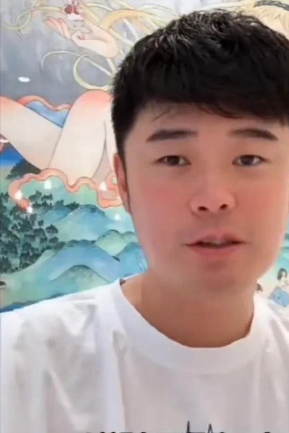 鹿晗演唱会上瘦身后，关于他健康状况的传闻引起热议。陈赫直播回应称鹿晗瘦身是为了镜