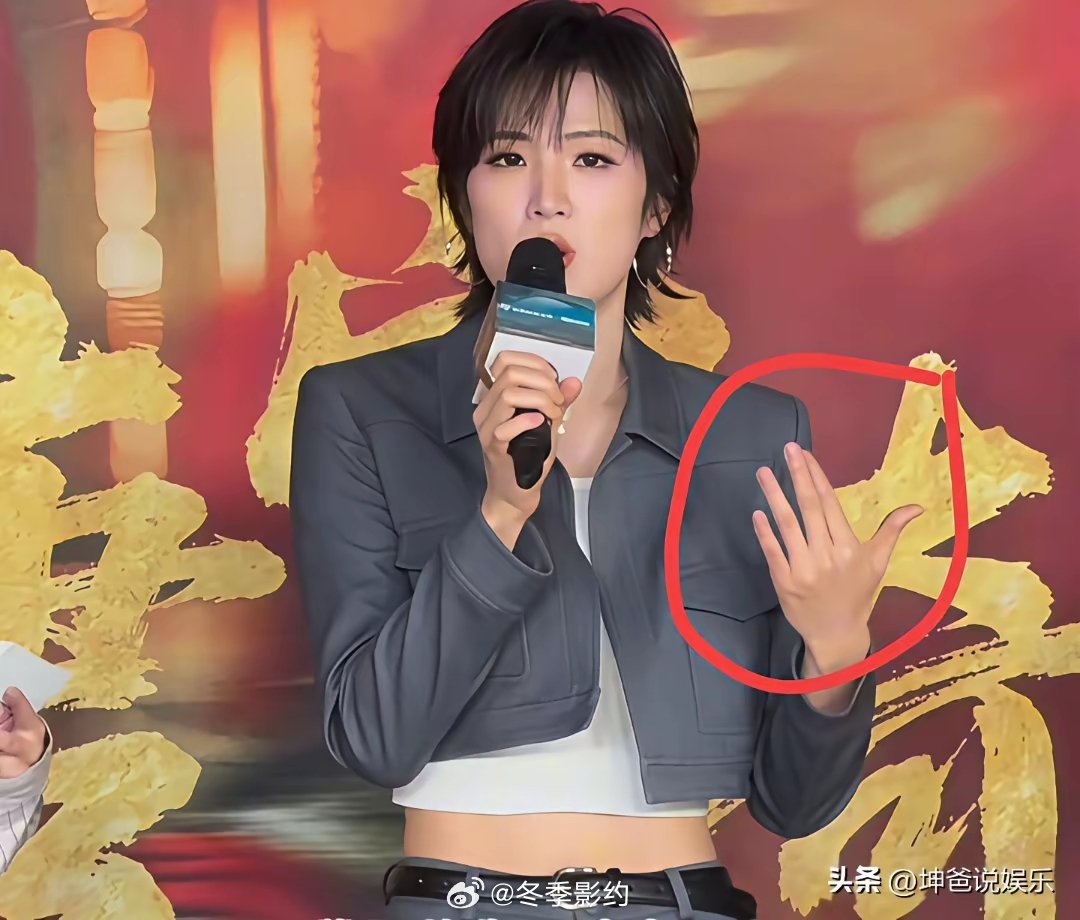 娱乐圈女艺人像姚安娜这样已经不多了！现在不说艺人，普通女孩子好多把指甲留长，或者